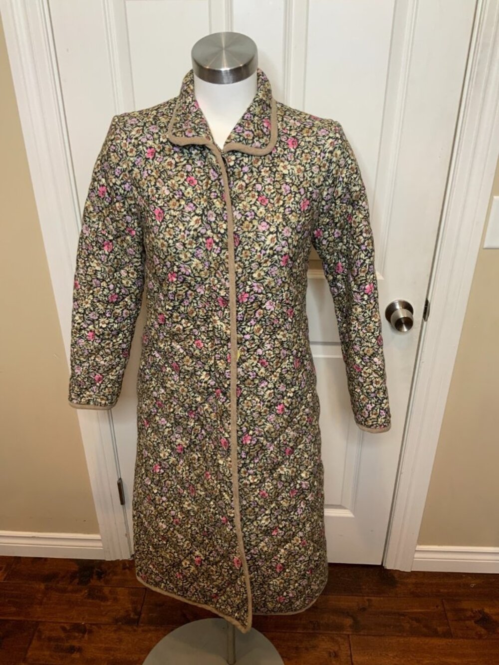 Loretta Caponi Long Quilted Floral Coat Jacket NWT $1050, Size XS